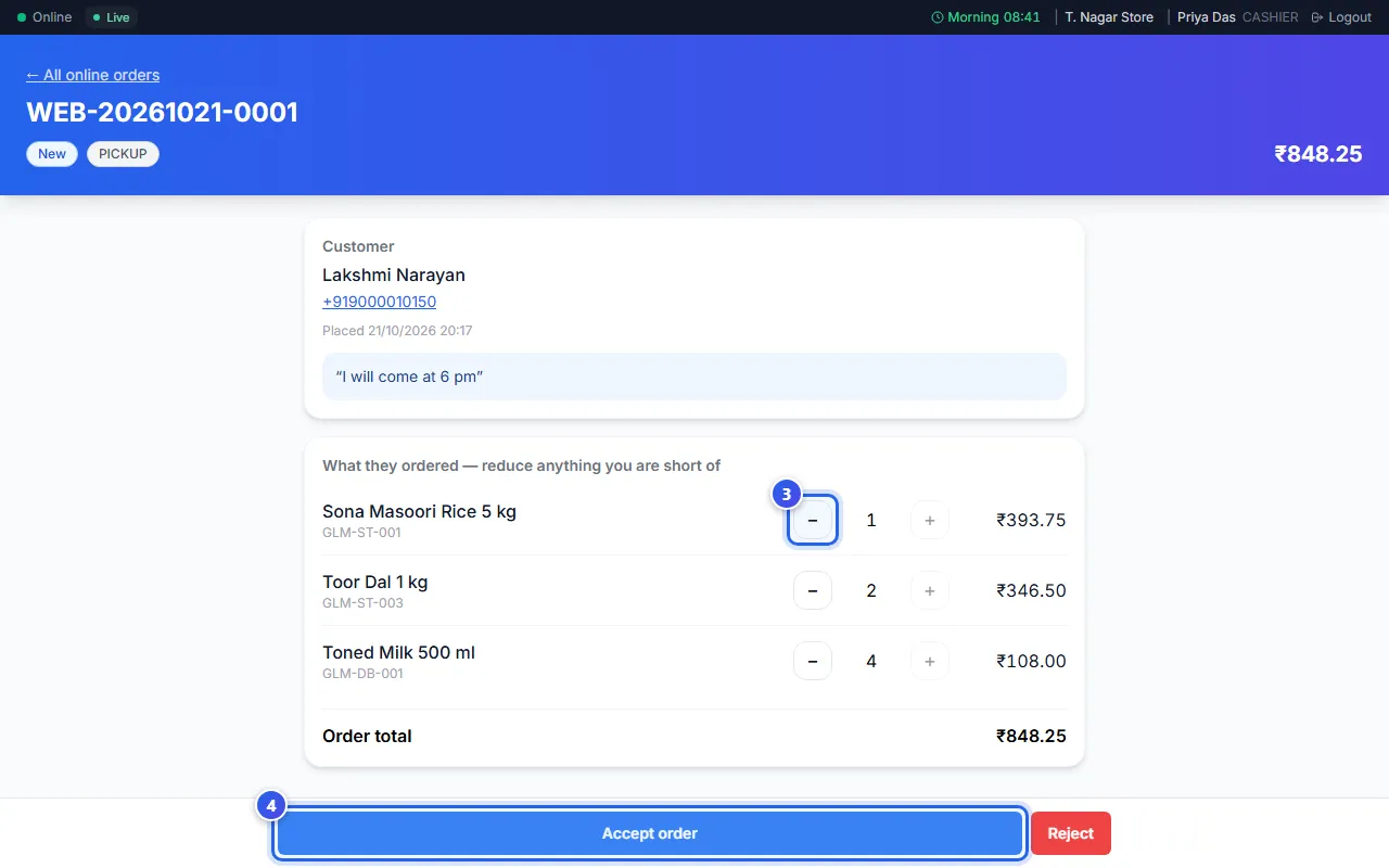 The order with its 3 items, the minus buttons and the Accept order button